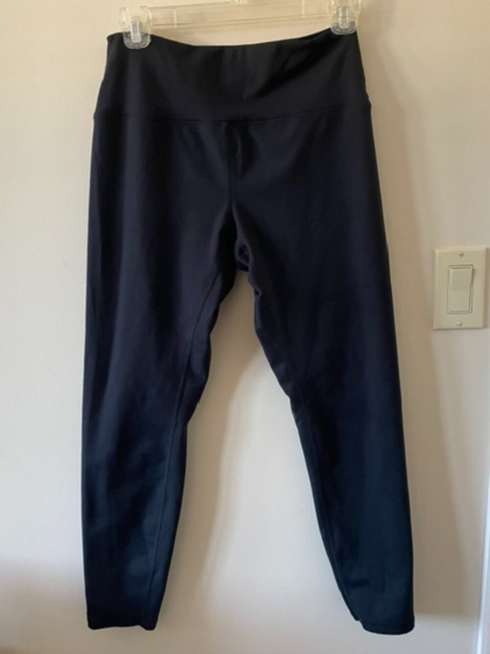 Zobha Black High-Rise Capri Leggings  Sz L